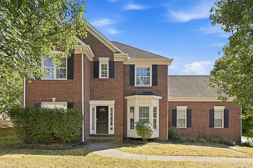 4 bed, 2.5 bath, 2107 sqft, $2,580 — Photo 1