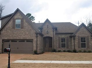 40 Cypress Point Dr, Oakland, TN 38060