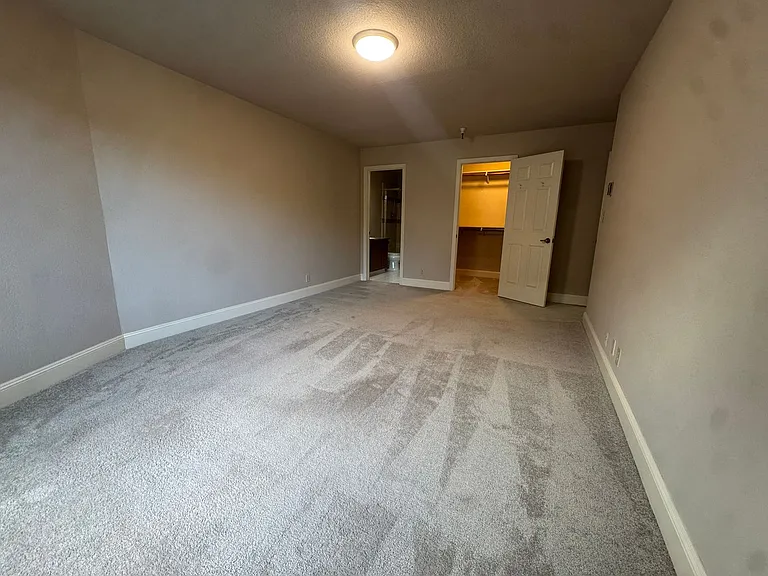 500 Poplar Avenue (903r) — Photo 16