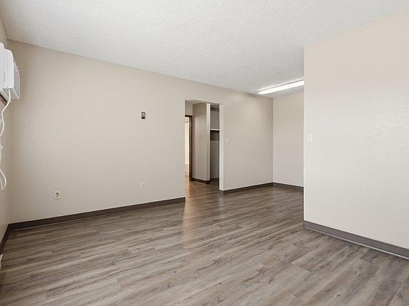 5th image of 1907 8th St #422209b06
