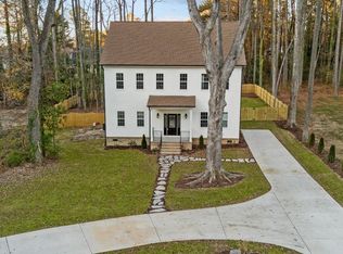 612 Lakeview Dr, Raleigh, NC 27603