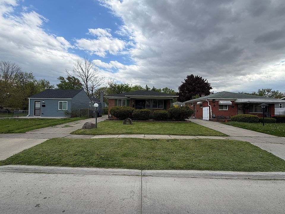 1st image of 26703 Norfolk St