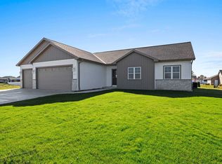 373 Brookline Ave, De Pere, WI 54115
