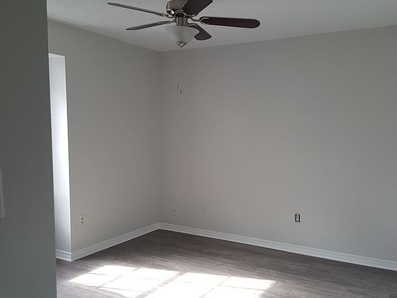 4th image of 910 Saint Julien Dr