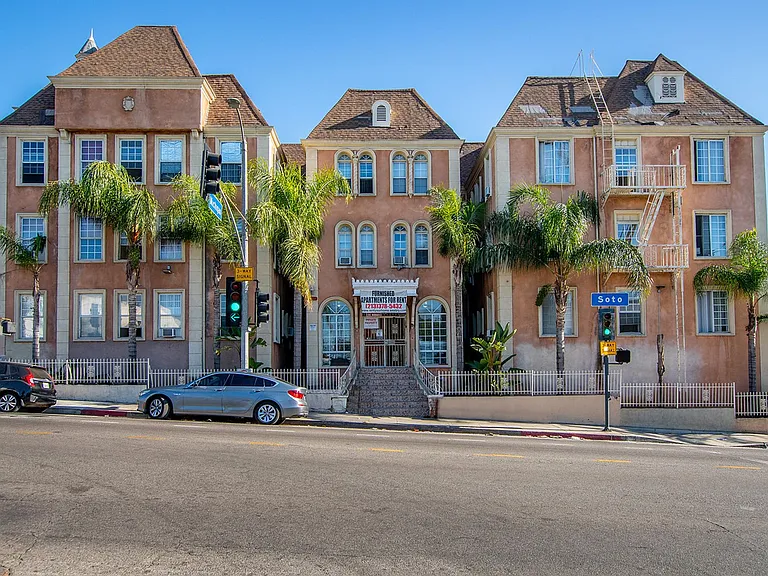 Soto Rose Apartments — Photo 11