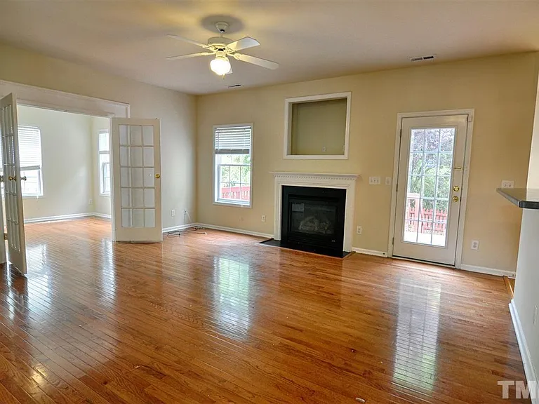 94 Hamilton Hedge Pl — Photo 4