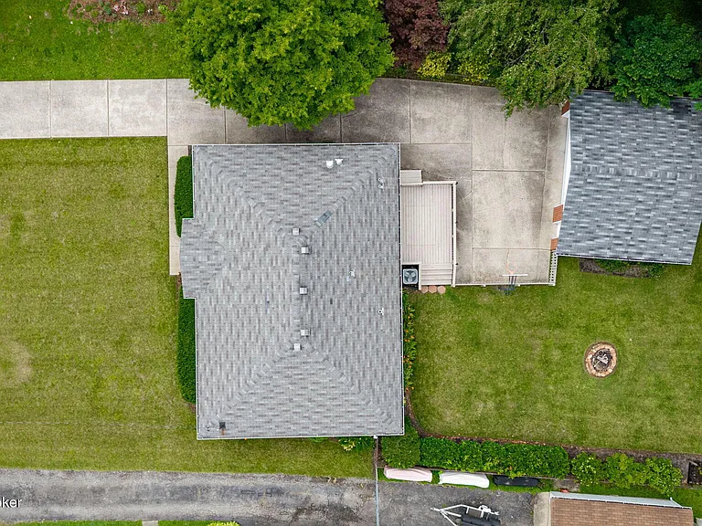 519 Leyton Ave — Photo 45