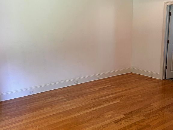 5th image of 7003 Rolling Green Dr