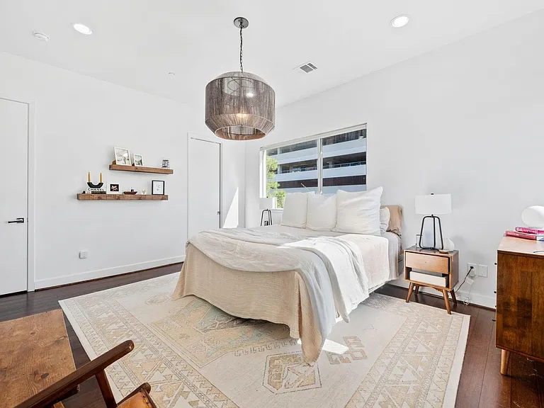 3302 Lake St #1 — Photo 13