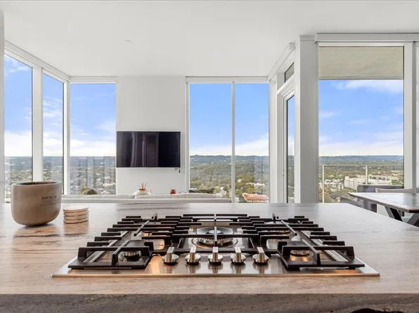 313 W 17th St Unit 2405, Austin, TX 78701