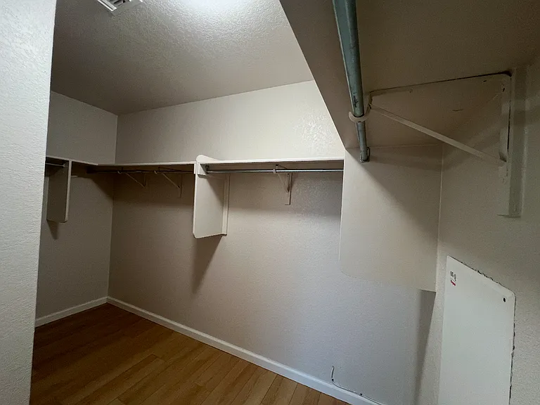 4527 Willow Tree — Photo 13