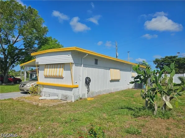 3834 Unique Cir, Fort Myers, FL 33908