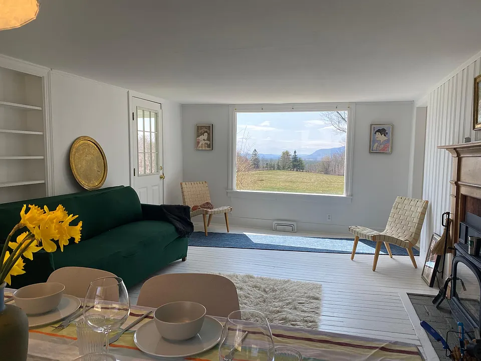 38 Mountain Rd