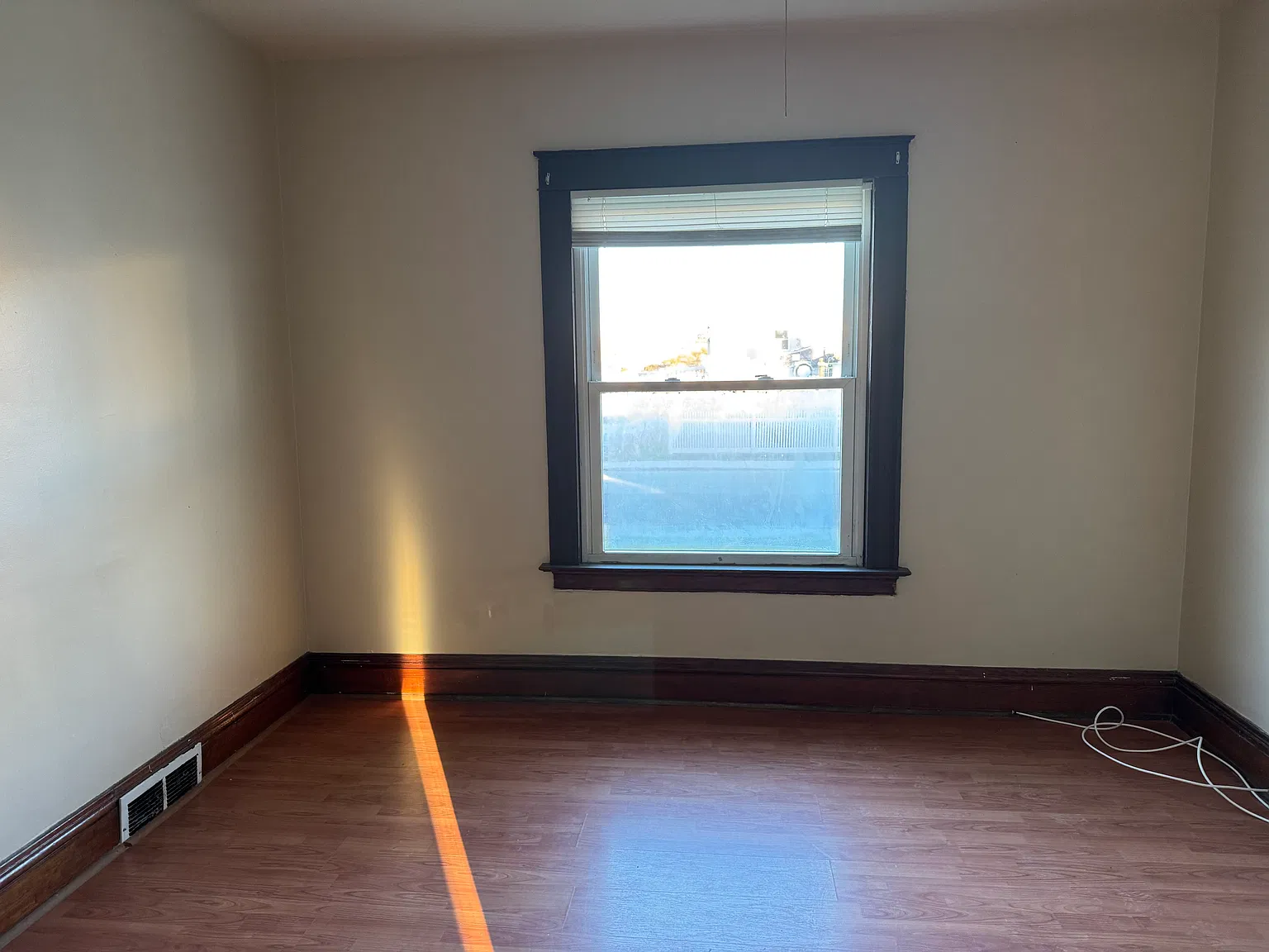2 bed, $750 — Photo 2