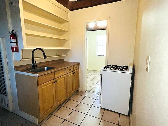 4th image of 1024 Alvarado Dr SE Unit 5