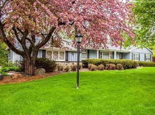 15240 Cascade Dr, Elm Grove, WI 53122