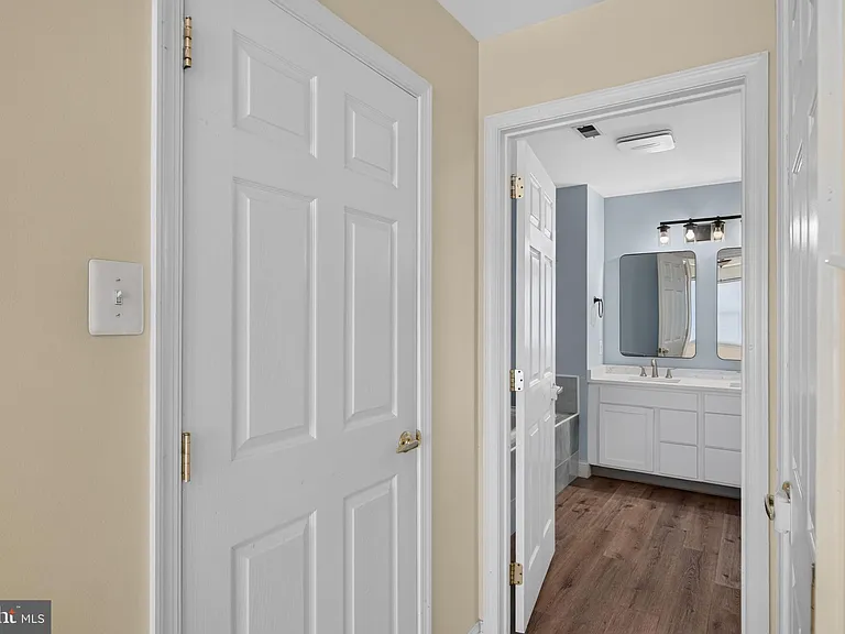 20 Carter Ln — Photo 26