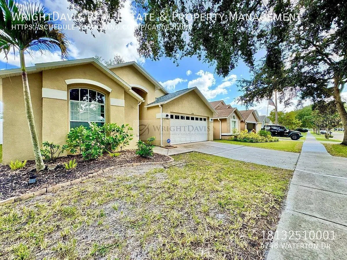 Spacious 3/2 Riverview Home with Updated Kitchen & Fenced Yard! — Photo 3