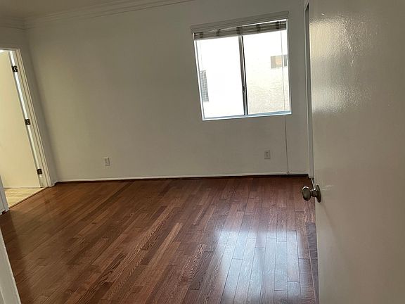5th image of 1101 Laveta Ter APT 21