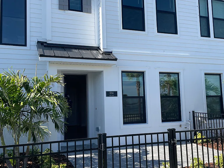 1704 Gem Ln — Photo 11