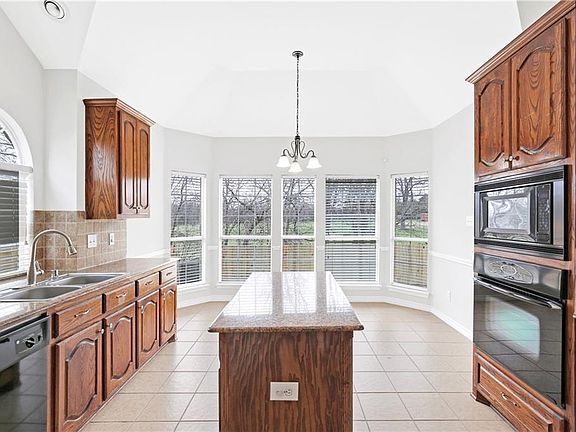2nd image of 1311 Belleview Dr