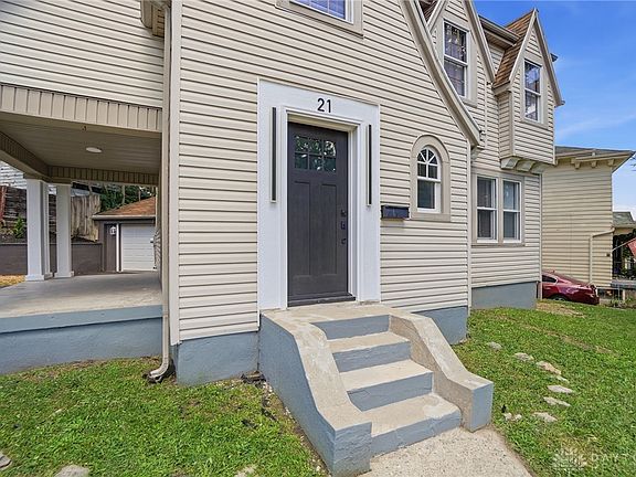 4th image of 21 Basswood Ave
