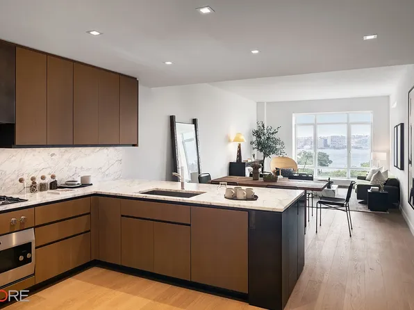 555 West 22nd Street 8DW image 2 of 15