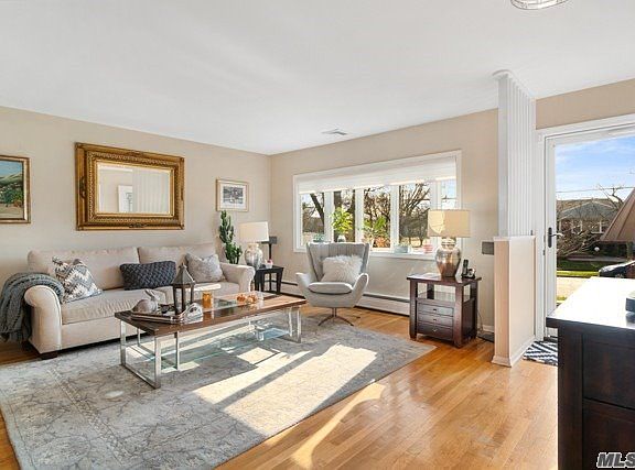 4th image of 307 Balchen St
