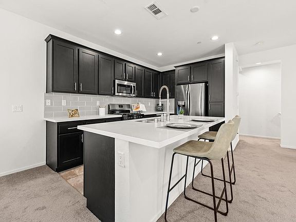 2nd image of 5501 San Rafael