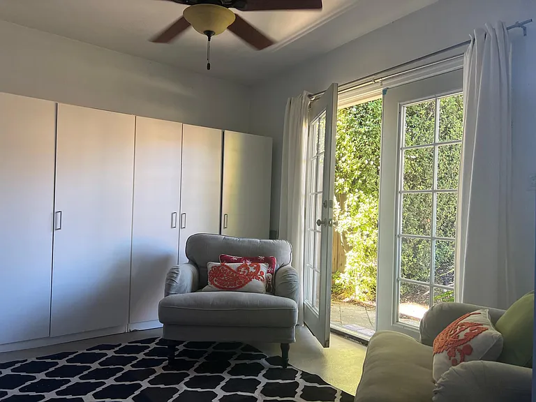 2108 Hillside Dr — Photo 33