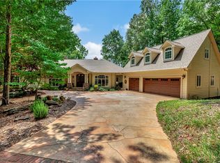 4 Point North Dr, Salem, SC 29676