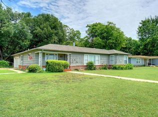 617 W Redbud Ln, Lancaster, TX 75146