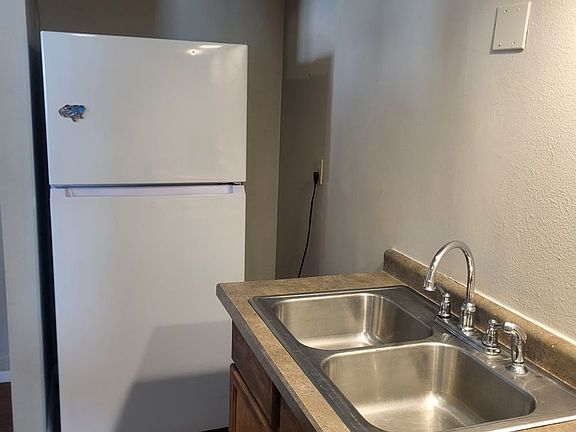 2nd image of 1416 Gilbert St #33