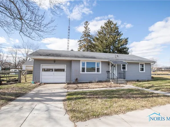 104 Lawrence Ave, Swanton, OH 43558