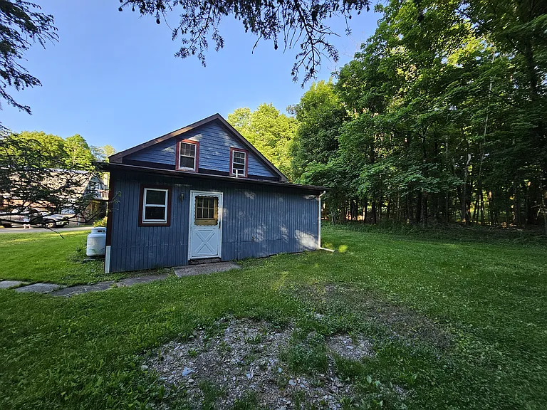School House Ln — Photo 3