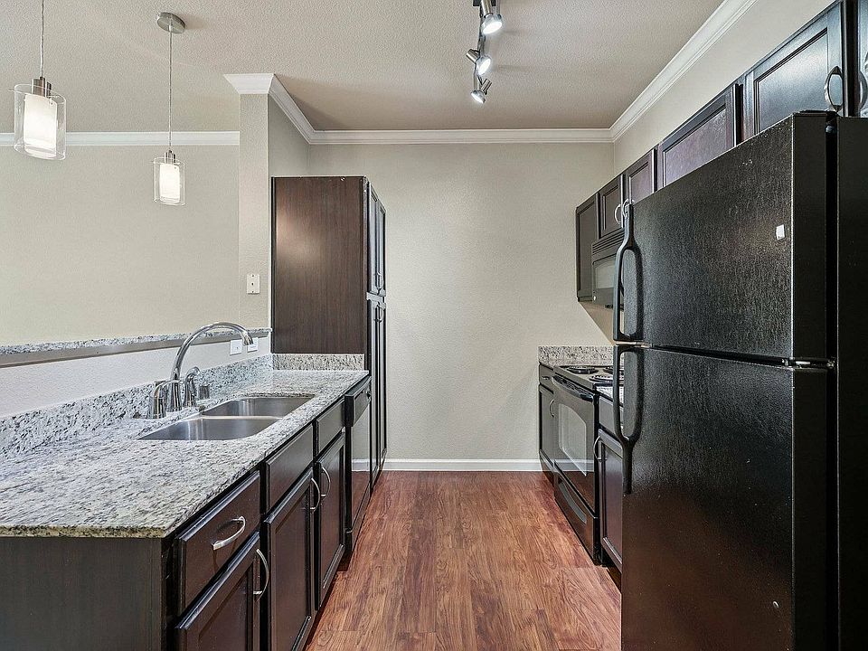 Create your favorite meals and enjoy entertaining in the open-concept kitchens at McDermott 55.
