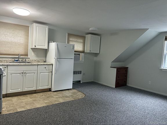 3rd image of 238 Laurel Rd
