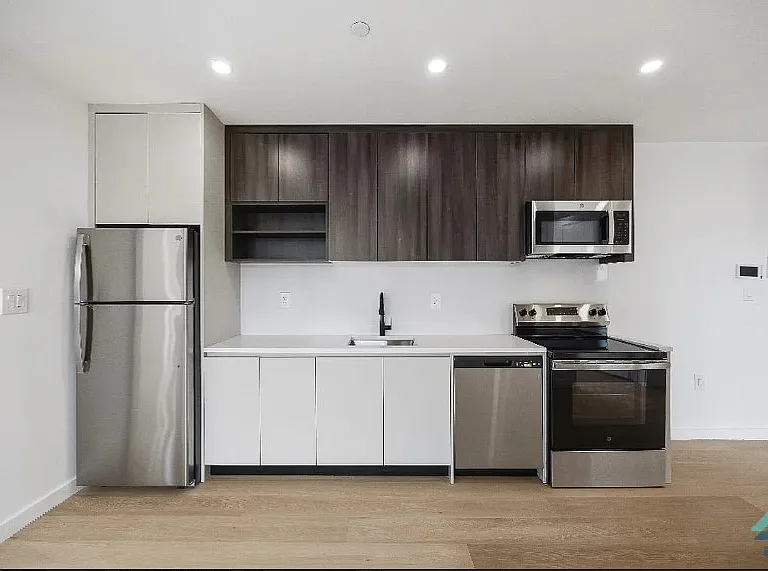 3216 Glenwood Rd #6C — Photo 3