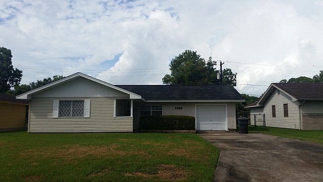 1st image of 604 S 18th St