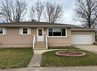 510 Elmwood Dr, Belvidere, IL 61008