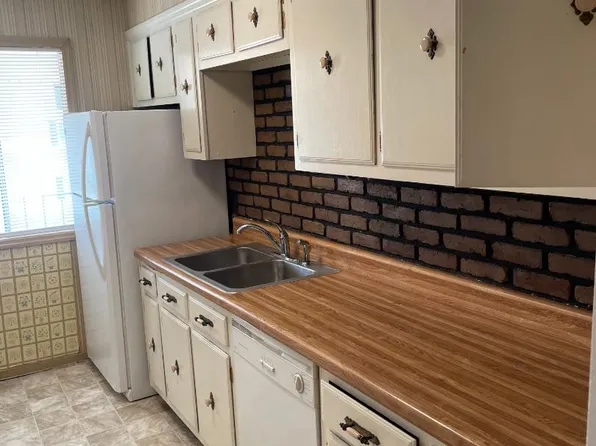 1208 Bush River Rd APT P11, Columbia, SC 29210