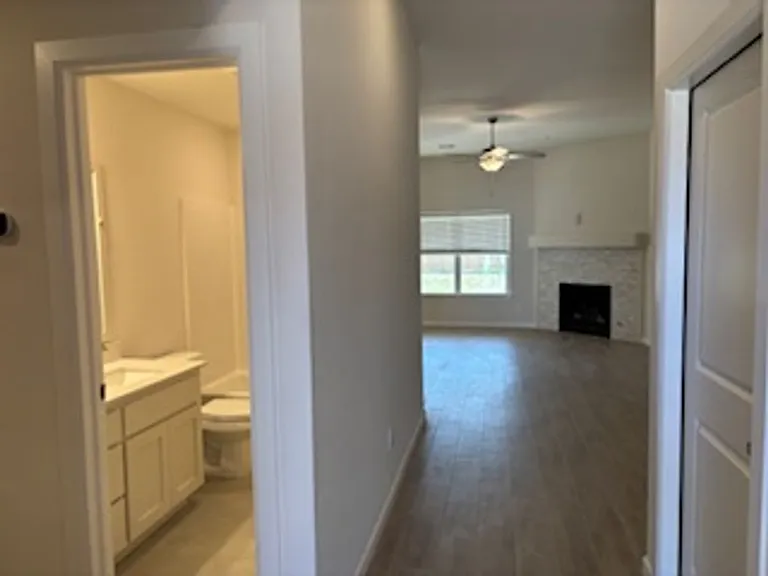 18112 Austin Ct — Photo 3