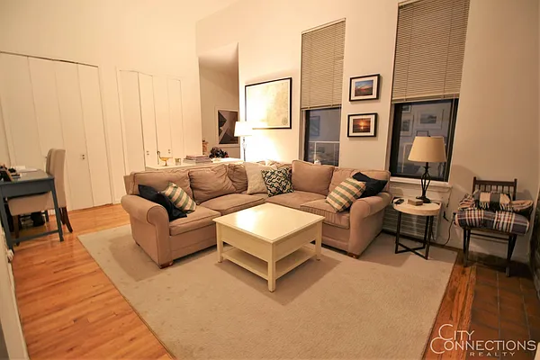 Rented by City Connections Realty | media 15