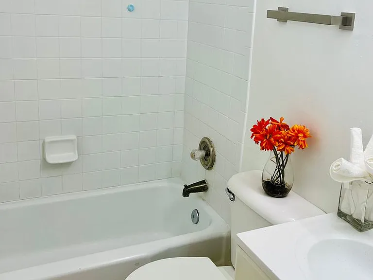 530 E Mariposa St — Photo 12