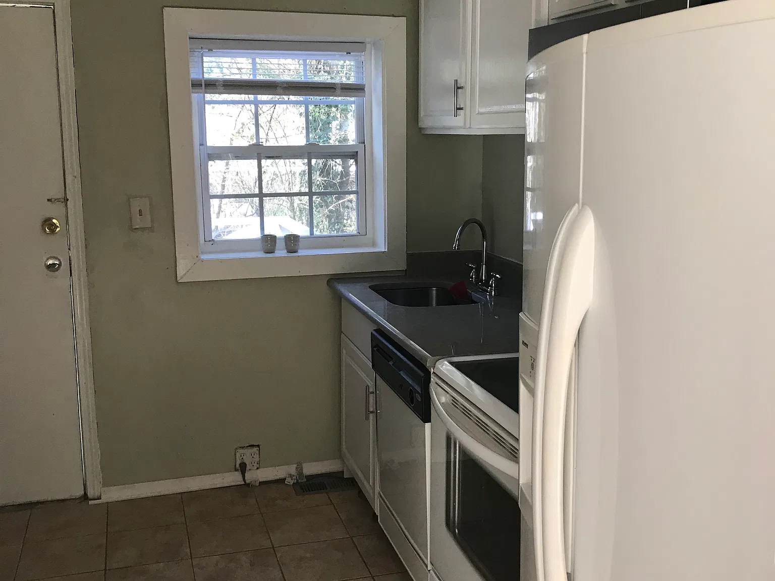 2 bed, 650 sqft, $1,300 — Photo 3