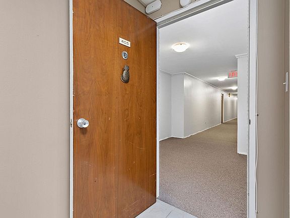3rd image of 333 W Meyer Blvd APT 405