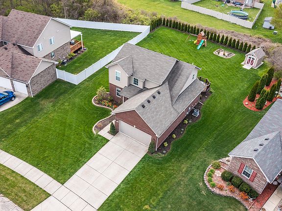 3rd image of 24299 Thorn Dr