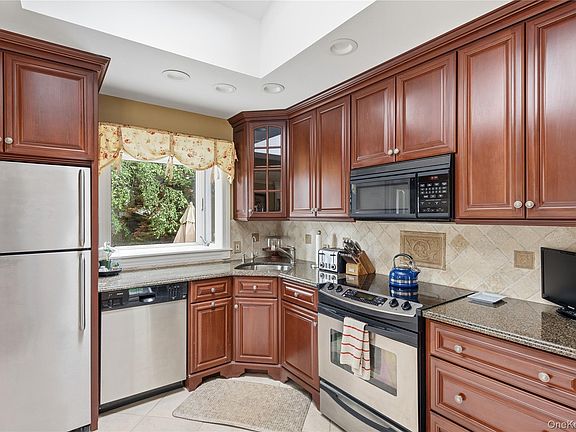 3rd image of 350 Columbus Avenue