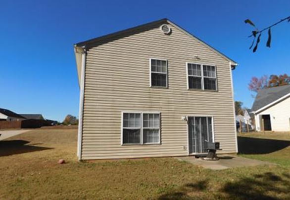 2nd image of 304 London Dr