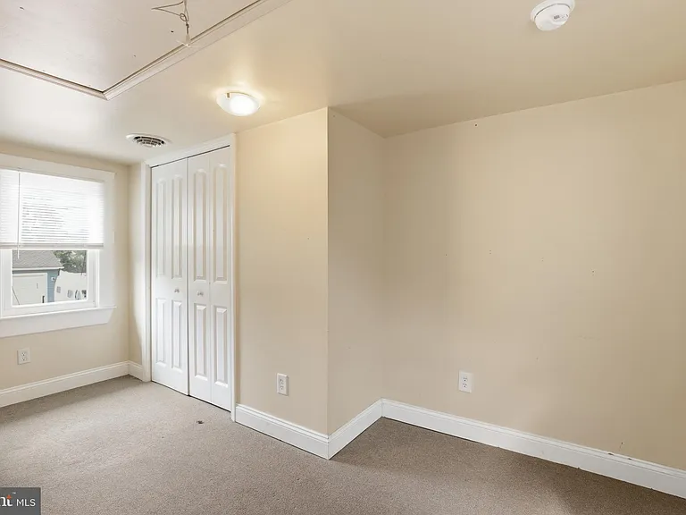 4 Thorn St — Photo 24